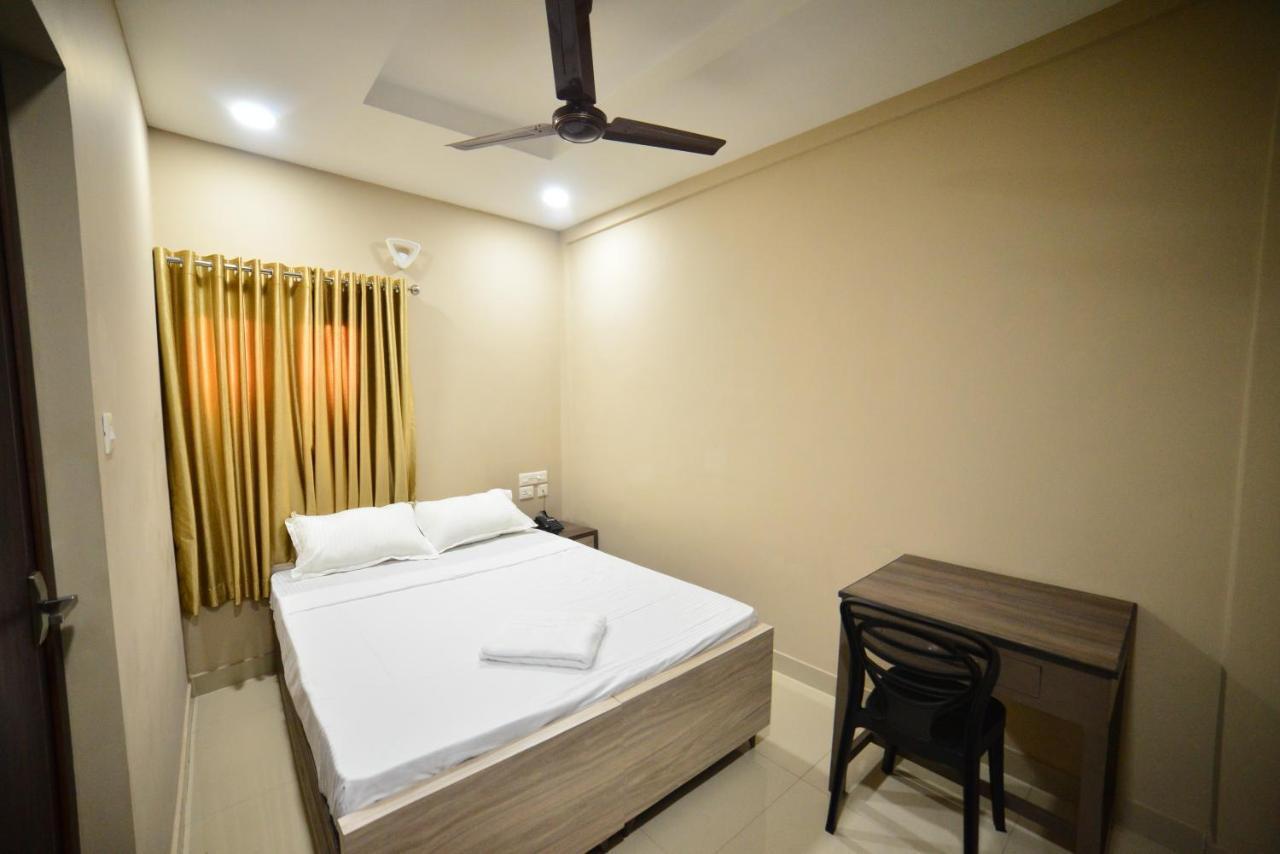 Hotel Priya Kottakkal Exterior foto