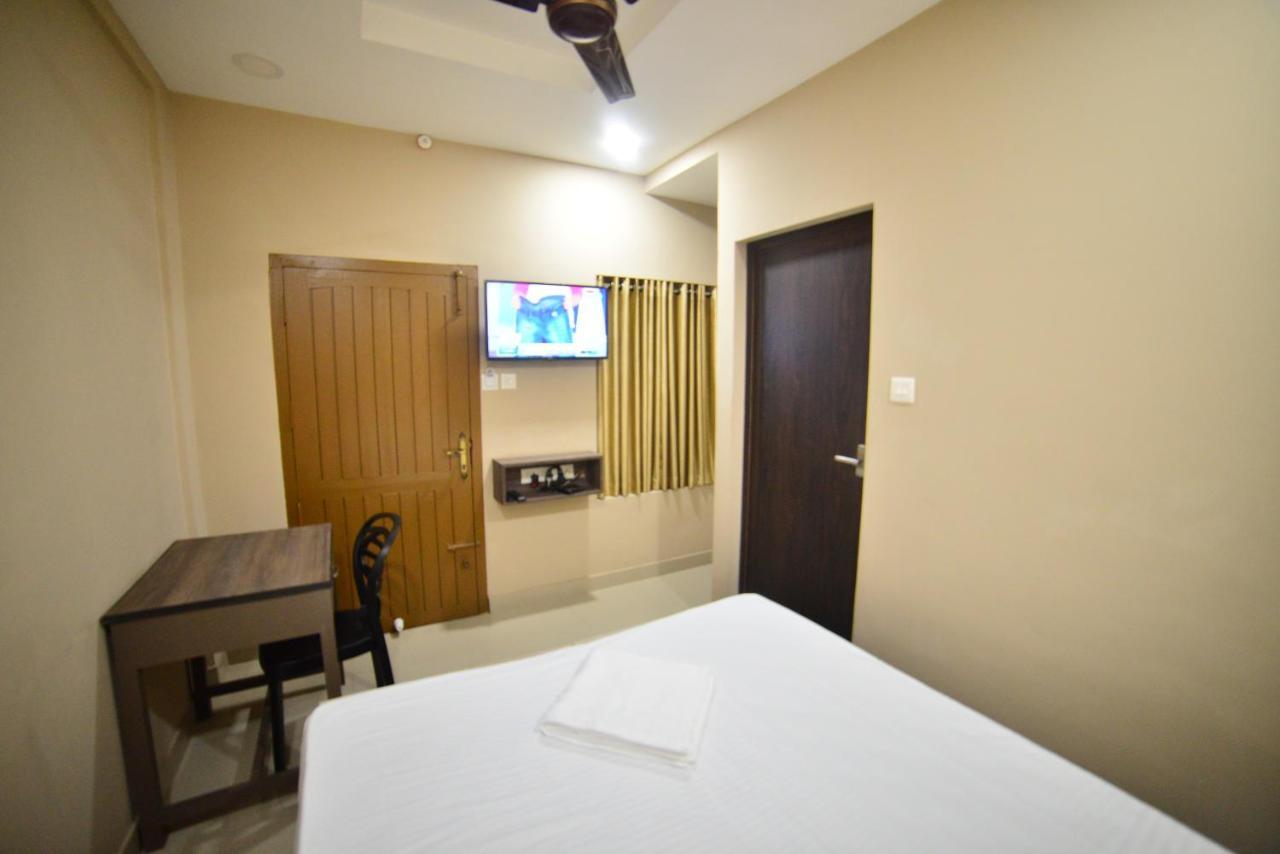 Hotel Priya Kottakkal Exterior foto